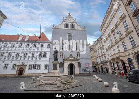 WIEN, ÖSTERREICH. Die Franziskanerkirche, die dem hl. Hieronymus (hl. Hieronymus) geweiht ist, wurde 1611 im Renaissancestil mit barockem Interieur erbaut. Stockfoto