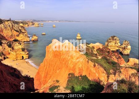 Schöne Naturlandschaft mit Praia do Camilo, Portugal Stockfoto