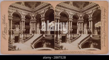 Treppenaufgang im Grand Opera House, Paris, Frankreich. Das große Treppenhaus der Oper, 9. Bezirk, Paris. Treppenaufgang im Grand Opera House, Paris, Frankreich. L'escalier d'honeur de l'Opéra, Paris (IXème arr.). Photographie anonyme. Tirage sur Papier albuminé, 1875-1880. Paris, musée Carnavalet. Stockfoto