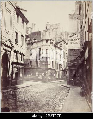 DER TURM VON MARAT NANNTE DIE ECKE DER SCHULE DER MEDIZIN UND LARREY 'Tourelle dite de Marat, à l'Angle des rues de l'Ecole de Médecine et Larrey, 1er septembre 1869'. Photographie de Pierre Emonds. Paris, musée Carnavalet. Stockfoto