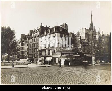 Angle bd Palace / Quai des Goldsmiths. Blick auf die Ecke Boulevard Palace mit Dock Goldsmiths, 1. Bezirk, Paris Anonyme. Angle bd du Palais / Quai des Orfèvres. "Vue de l' Angle Boulevard du Palais avec le quai des Orfèvres, 1er arrondellement, Paris". Tirage sur Papier albuminé. De. Paris, musée Carnavalet. Stockfoto