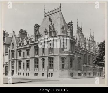 Planung des alten / Hotel Gaillard durch die Bank von Frankreich auf dem Ort Malesherbes / (Nachbau des Schlosses von Blois) Schießerei im Jahr 1926. Entwicklung der französischen Bank des alten Hotels Gaillard am Place Malesherbes, 17. Bezirk, Paris Aménagement par la Banque de France de l'ancien hôtel Gaillard sur la Place Malesherbes (Réplique du château de Blois). Paris (XVIIème arr.). Photographie anonyme. Tirage au gélatino-bromure d'argent. 1926. Paris, musée Carnavalet. Stockfoto