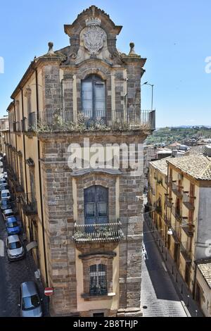 Bauten mit der Architektur des Barock in Caltagirone, der Stadt Sizilien in Italien Stockfoto