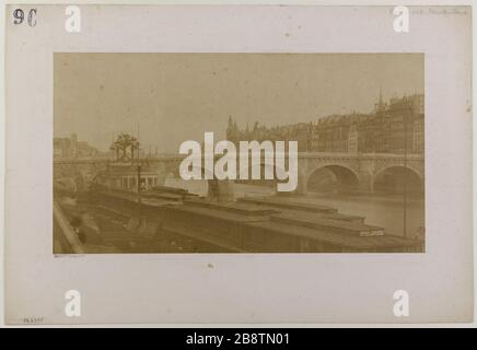 Der Pont Neuf, der Quai de l'Horloge und die Bäder des Samariters, 1. Pariser Stadtviertel. Le Pont Neuf, le quai de l'Horloge et les bains de la Samaritaine. Paris (Ier arr.). Photographie des Bisson frères. Tirage sur Papier Albuminé. 1850-1870. Paris, musée Carnavalet. Stockfoto