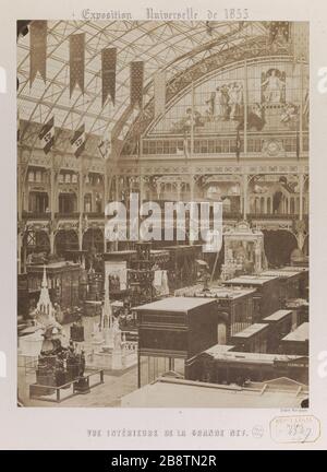 World Expo 1855 / Innenansicht des Kirchenschiffs. Universalausstellung von 1855. Innenansicht des Kirchenschiffs, des Industriepalasts, der Champs-Elysées, des 8. Pariser Bezirks. Exposition Universelle de 1855. Vue intérieure de la grande nef, Palais de l'Industrie, Champs-Elysées. Paris (VIIIème arr.). Photographie de Disdéri (1819-1889). Tirage sur Papier Albuminé. Im Jahr 1855. Paris, musée Carnavalet. Stockfoto