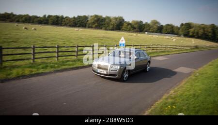 A Rolls Royce Ghost Series 2 aus dem Jahr 2014. Stockfoto