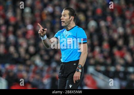 März 2020, Anfield, Liverpool, England; UEFA Champions League, Runde von 16 LEG 2 von 2, Liverpool gegen Atletico Madrid: Schiedsrichter Danny Makkelie während des Spiels Stockfoto