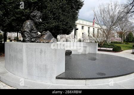 Albert Einstein Memorial an der National Academy of Sciences in Washington DC on Constitution Ave Stockfoto