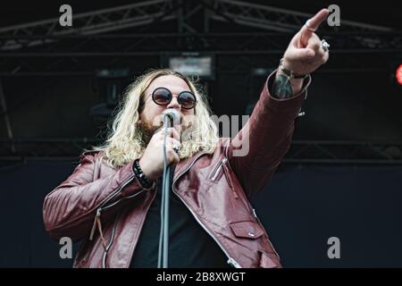 Kopenhagen, Dänemark. 22. Juni 2017. Die britische Hard-Rock-Band Inglorous führt während des dänischen Heavy-Metal-Festivals Copehell 2017 in Kopenhagen ein Live auf. Hier ist Sänger Nathan James live auf der Bühne zu sehen. (Foto: Gonzales Foto - Nikolaj Bransholm). Stockfoto