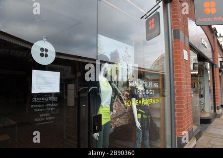 Windsor, Berkshire, Großbritannien. März 2020. Die Händler-Schwitzin Betty hat nach der Coronavirus Pandemie vorübergehend geschlossen. Kredit: Maureen McLean/Alamy Stockfoto