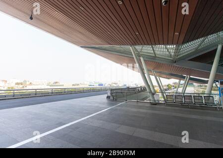 Da Nang, Vietnam. März 2020. Der internationale Flughafen von da Nang ist verlassen, nachdem der Premierminister Vietnams die Einstellung aller internationalen Flüge angeordnet hat. Vietnam hat auch den Eintritt aller Ausländer ab dem 22. März 2020 ausgesetzt, um die Verbreitung von COVID-19 zu begrenzen. (Foto Credit: Gonzales Foto/Alamy Live News Stockfoto