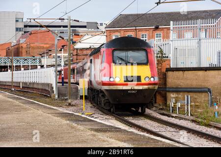 Virgin ECML trainiert Klasse 43 HST und verlässt Doncaster mit einer Londoner Verbindung Stockfoto