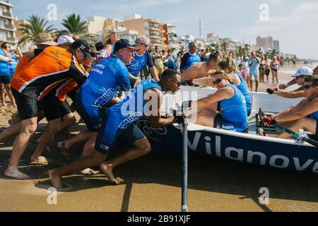 Wettbewerb der Laguters oder Laguts, katalanische Traditionsboote, in Cambrils, Tarragona. Katalonien, Spanien Stockfoto