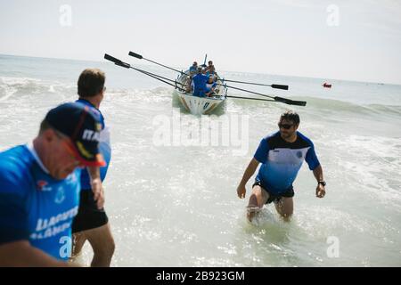 Wettbewerb der Laguters oder Laguts, katalanische Traditionsboote, in Cambrils, Tarragona. Katalonien, Spanien Stockfoto