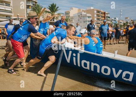 Wettbewerb der Laguters oder Laguts, katalanische Traditionsboote, in Cambrils, Tarragona. Katalonien, Spanien Stockfoto