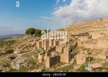 Die Ruinen der antiken Stadt Bergama in der Türkei. Stockfoto