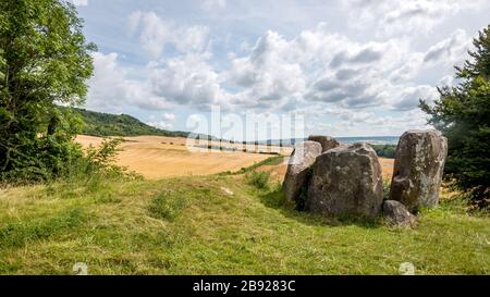 Coldrum Long Barrow, Kent, England. Die stehenden Steine sind die Überreste einer frühneolithischen Barrow in der Nähe von Trottiscliffe in der englischen Grafschaft Kent. Stockfoto