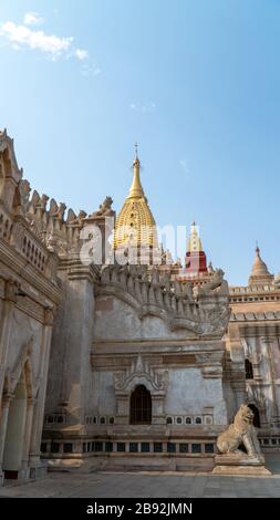 Ananda Temple - architektonisches Detail - Mittelaufnahme. Erbaut während der Pagan-Dynastie. Stockfoto