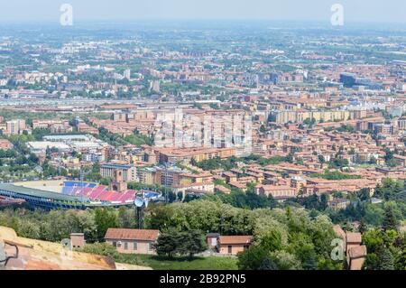 Luftaufnahme von Bologna, Italien. Blick vom hügel colle della Guardia. Stockfoto