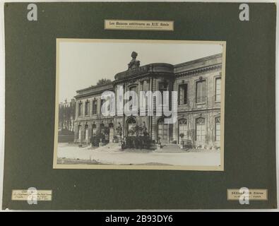 Frühere Häuser im neunzehnten Jahrhundert / Asnieres / Schloss heute Ozanam Schule / Front. Vue extérieure de l'Ecole Ozanam, Asnières. "Les maisons antérieures au XIXème siècle / Asnières / Le Château, aujourd'hui Ecole Ozanam / façade". 1907-04. Photographie de Séeberger Frères. 1907-04. Paris, musée Carnavalet. Stockfoto