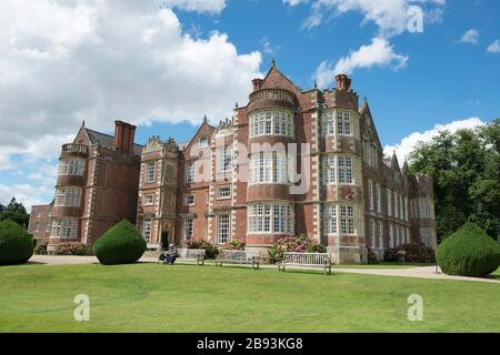 Außenansicht von Burton Agnes Hall, einem prächtigen elisabethanischen Herrenhaus in der Nähe von Bridlington in East Yorkshire Stockfoto