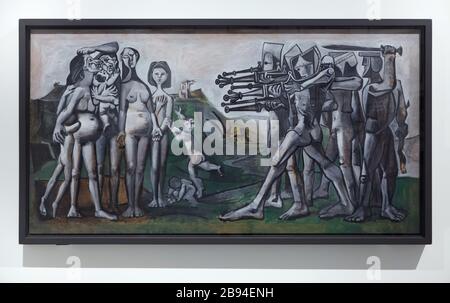 Gemälde "Massacre in Korea" von Pablo Picasso, gemalt in Vallauris (Frankreich) am 18. Januar 1951 auf seiner Ausstellung im Museum de Museu Picasso (Picasso-Museum) in Barcelona, Katalonien, Spanien. Die Ausstellung, die sich der Freundschaft von Pablo Picasso und dem französischen surrealistischen Dichter Paul Éluard widmet, läuft bis zum 15. März 2020. Stockfoto