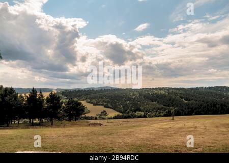 Smolnik am Fluss Oslawa im Bieszczady-Gebirge in Polen Stockfoto