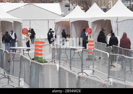 Montreal, Quebec, Kanada. März 2020. Eine begehbare COVID-19-Testklinik wird in Montreal, Montag, 23. März 2020, gezeigt, da Coronavirus COVID-19-Fälle in Kanada und auf der ganzen Welt steigen. Foto Graham Hughes/Freelance Credit: Graham Hughes/Alamy Live News Stockfoto