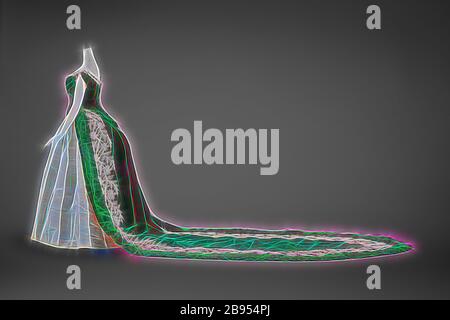 Kaiserliches russisches Hofkleid, Charles Frederick Worth, Designer (Englisch, 1825-1895), um 1888, Seidensamt, silbernes Lamé Moiré, bestickt mit klaren Glaskristallen, silberne Pailletten, Silberfolie, Silberstreifen, A) Mieder: Schulter bis Saum 14 Zoll, Taille 27 Zoll B) Rock: Von vorne bis zum Saum 47-1/2 Zoll C) Zug: 130 x 60 Zoll, Label: Paris, C WORTH, Paris, Textil- und Modekunst, neu gestaltet von Gibon, Design von warmen fröhlich glühen von Helligkeit und Lichtstrahlen Ausstrahlung. Klassische Kunst neu erfunden mit einem modernen Twist. Fotografie inspiriert von Futurismus, umarmt dynamische Energie der modernen Technologie, Bewegung Stockfoto