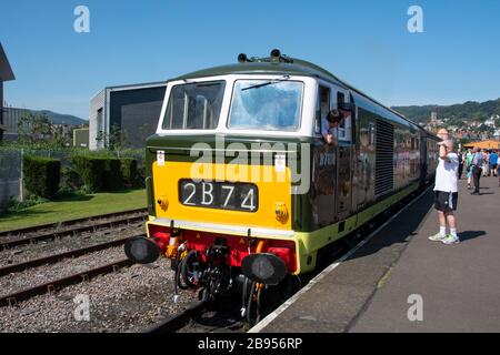 British Railways Western Region "Hymek", Klasse 35, Diesel Hydraulic Locomotive in Minehead an der "West Somerset Railway, Minehead, Somerset, England Stockfoto