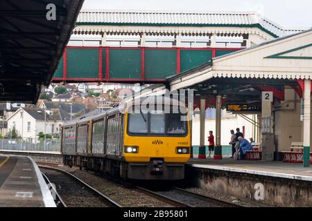 Great Western Railway Class 143, Pacer, Diesel-Mehreinheitenzug in Paignton, Devon, England Stockfoto