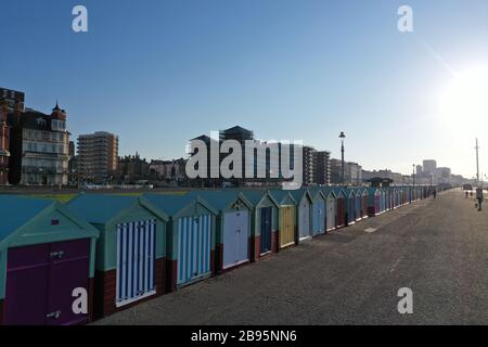 Am frühen Morgen in Brighton East Sussex mit verlassenen Straßen während des Covid19-Ausbruchs Stockfoto