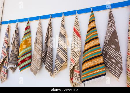 Kleine Teppiche in einer Straße. Stockfoto