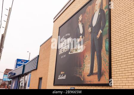 Die Labatt Brewery in London, Kanada, gab vor kurzem bekannt, dass die Produktion während der COVID19-Pandemie von Bier auf Händededesinfektionsmittel verlagert wird. Stockfoto