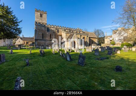 Bilder, die in Bibury in England im Cotswold aufgenommen wurden. Mit ikonischen Bildern von Tourist Hotspots. Beschrieben von William Morris World Famous Designer. Stockfoto