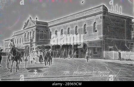 Negativ - South Brisbane, Queensland, im Jahr 1909, die Menschen, die die Melbourne Street Station verlassen. Auf der linken Seite befindet sich ein Pferd und ein Wagen, von Gibon neu vorgestellt, Design von warmem, fröhlichem Leuchten von Helligkeit und Lichtstrahlen. Klassische Kunst mit moderner Note neu erfunden. Fotografie, inspiriert vom Futurismus, die dynamische Energie moderner Technologie, Bewegung, Geschwindigkeit und Kultur revolutionieren. Stockfoto