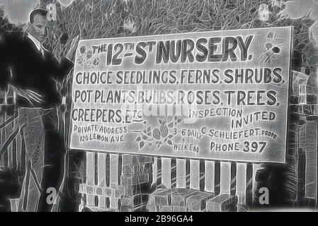 Negativ - Mildura, Victoria, 1936, EIN Mann, der neben einem Schild steht, das die 12th Street Nursery wirbt., von Gibon neu vorgestellt, Design von warmem, fröhlichem Leuchten von Helligkeit und Lichtstrahlen. Klassische Kunst mit moderner Note neu erfunden. Fotografie, inspiriert vom Futurismus, die dynamische Energie moderner Technologie, Bewegung, Geschwindigkeit und Kultur revolutionieren. Stockfoto