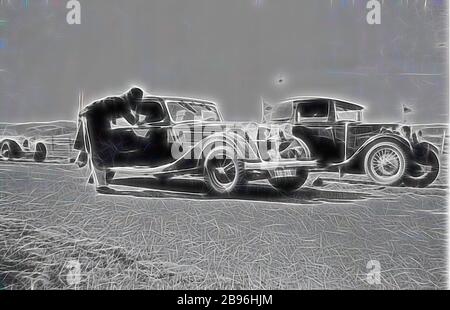 Negativ - Bacchus Marsh, Victoria, 1937, Aufnahme am 19. September 1937. Bild zeigt eine Veranstaltung des Riley Motor Club of Australia (dieser Club war von Juli 1936 bis Dezember 1937 geöffnet, aber ein neuer Club mit dem gleichen Namen wurde 1958 gegründet). Die Veranstaltung ist eine halbe Meile Sprint auf der offenen Straße zwischen Bacchus Marsh und Gisborne statt., neu gestaltet von Gibon, Design von warmen fröhlich glühen der Helligkeit und Lichtstrahlen Ausstrahlung. Klassische Kunst neu erfunden mit einem modernen Twist. Fotografie inspiriert von Futurismus, umarmt dynamische Energie der modernen Technologie, Bewegung, Geschwindigkeit und Kultur revolutionieren Stockfoto