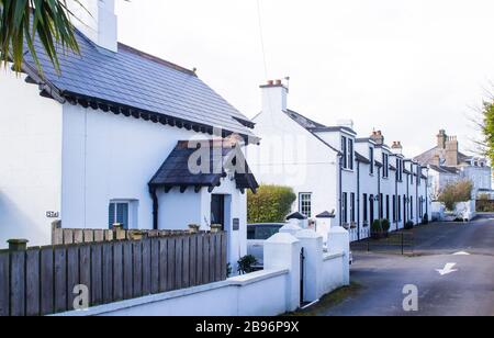 19. März 2020 Dufferin Villas, eine Reihe von Reihenhäusern, in Dufferin Terrace an der Groomsport Road in Bangor Nordirland Stockfoto