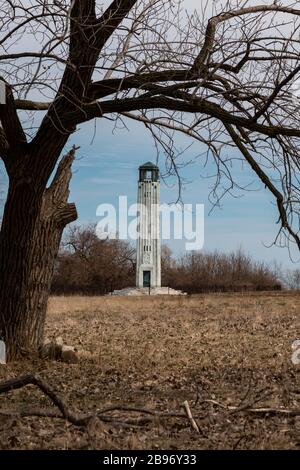 Detroit, Michigan - Das Livingstone Memorial Lighthouse. Der 58 Fuß große Leuchtturm befindet sich an der Spitze der Belle Isle im Detroit River, gegenüber Stockfoto