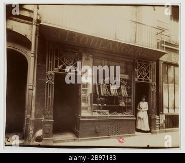 BÄCKEREI, GESCHÄFT, 28 STRASSEN WEISSE MÄNTEL, 4. BEZIRK, PARIS Boulangerie, Boutique, 28, Rue des Blancs-Manteaux. Paris (IVème arr.), 1910. Photographie d'Eugène Atget (1857-1927). Paris, musée Carnavalet. Stockfoto