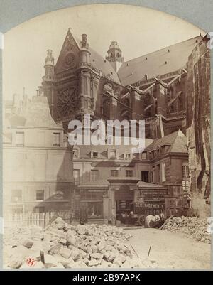 ST Eustache North Side façade. Blick vom Haus Demolitions Site 21 & 23 Street Day. Juni 1895. Eglise Saint-Eustache, 1. Bezirk, Paris im Juni 1895. "Eglise Saint-Eustache, façade latérale nord. Vue Pry du chantier de démolition des maisons du 21 et 23 rue du Jour, Paris (Ier arr.)". Photographie de Pierre Emonts (1831-1912). Tirage sur Papier Albuminé. Juin Im Jahr 1895. Paris, musée Carnavalet. Stockfoto