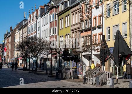 Leere Altstadt, Auswirkungen der Coronavirus-Pandemie in Deutschland, DŸsseldorf Stockfoto