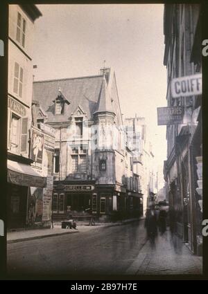 Straßenecke Vieille-du-Temple Angle de la rue Vieille-du-Temple et de la rue des Francs-Bourgeois. Paris (IIIème et IVème arr.), Ver 1920. Anonyme. Paris, musée Carnavalet. Stockfoto