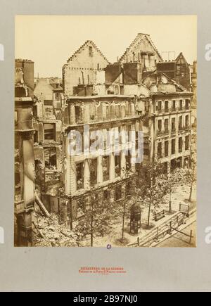 KATASTROPHEN VON KRIEGSSCHAUPLATZFEUER ST MARTIN J. ANDRIEU. Ruinen der Pariser Kommune, 1871. Das Theater der Porte Saint-Martin in Brand, 16 Boulevard Saint-Martin, 10. Pariser Bezirk. Ruines de la Commune de Paris, 1871. Le théâtre de la Porte-Saint-Martin incendié, 16 Boulevard Saint-Martin. Paris (Xème arr.). Photographie de Jean Andrieu. Tirage sur Papier albuminé Réalisé d'après un négatif au collodion. Bild contrecollée sur carton. 1871. Paris, musée Carnavalet. Stockfoto