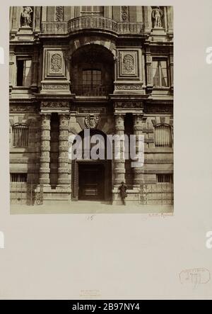 JEAN STUD DOOR, LOUVRE, 1. Bezirk, PARIS Porte Jean Goujon, Palais du Louvre, Paris (Ier arr.). 1858-1868. Photographie de Achille Quinet. Paris, musée Carnavalet. Stockfoto
