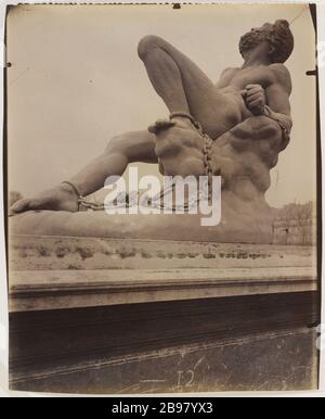 PROMETHEUS, SKULPTUR VON JAMES PRADIER GARDEN TUILERIES, 1. Bezirk, PARIS Prométhée, Skulptur par James Pradier, Jardin des Tuileries. Paris (Ier arr.), 1911. Photographie d'Eugène Atget (1857-1927). Paris, musée Carnavalet. Stockfoto