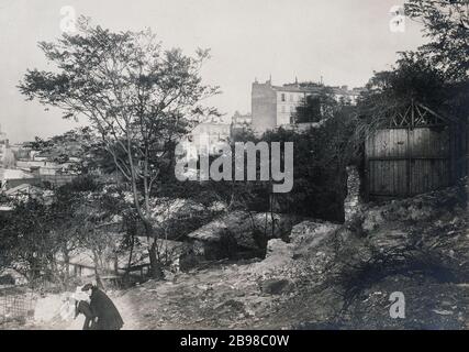 DER ALTE MONTMARTRE Le vieux Montmartre - le maquis. Paris (XVIIIème arr.). Photographie d'E. Mahiet. Paris, musée Carnavalet. Stockfoto
