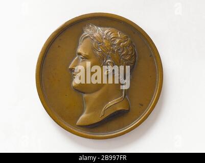 TAUFE DES KÖNIGS VON ROM, 9 JUIN, IM JAHRE 1211 BERTRAND ANDRIEU (1761-1822). "Baptême du roi de Rome, 9 Juin, 11 Jahre". Bronze. Im Jahre 1811. Paris, musée Carnavalet. Stockfoto