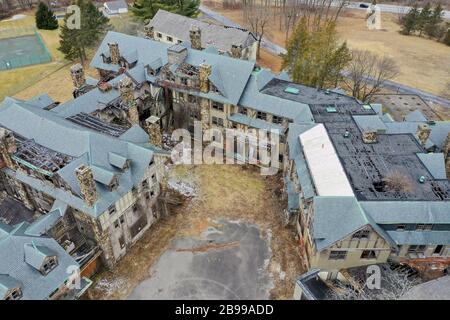 Außenansicht der verlassenen Bennett School for Girls in New York Stockfoto